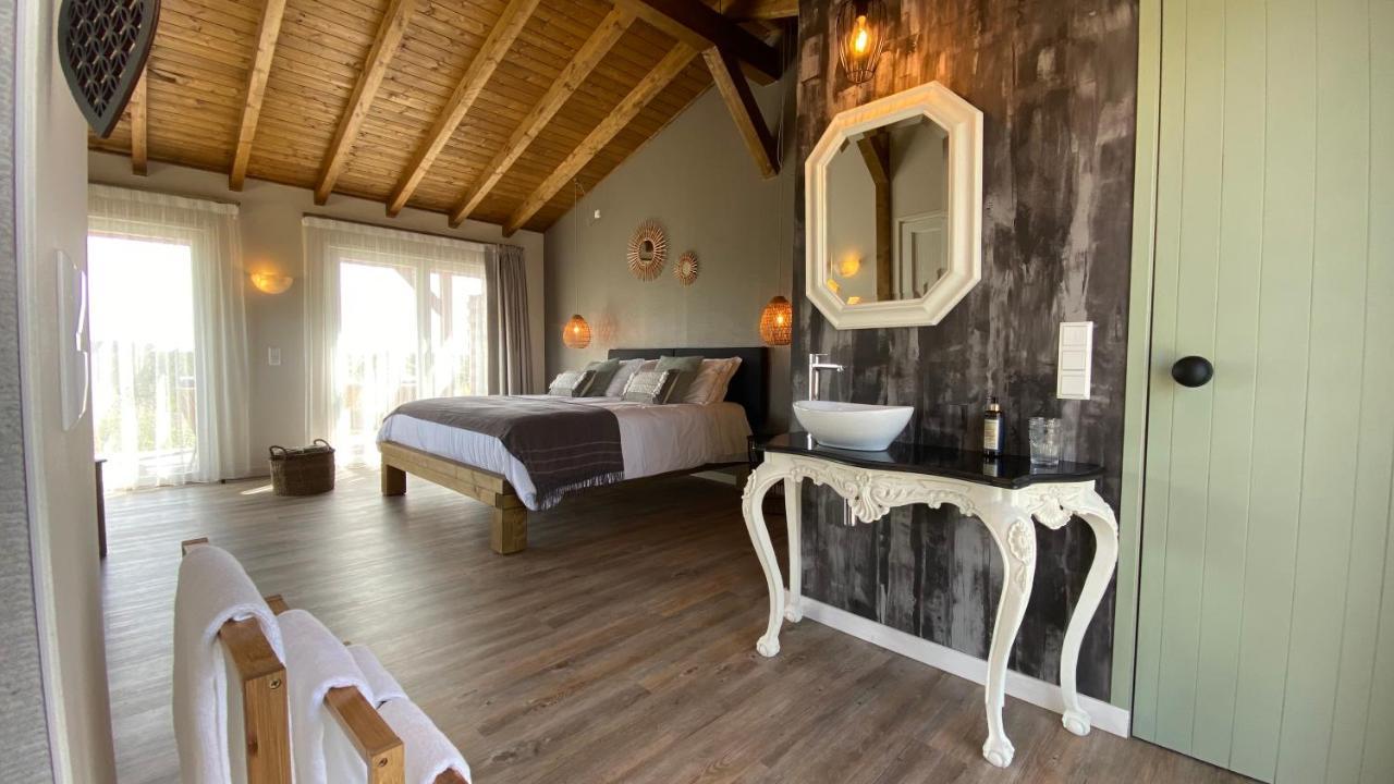 Sussurros Do Monte Bed & Breakfast อัลเจซูร์ ภายนอก รูปภาพ